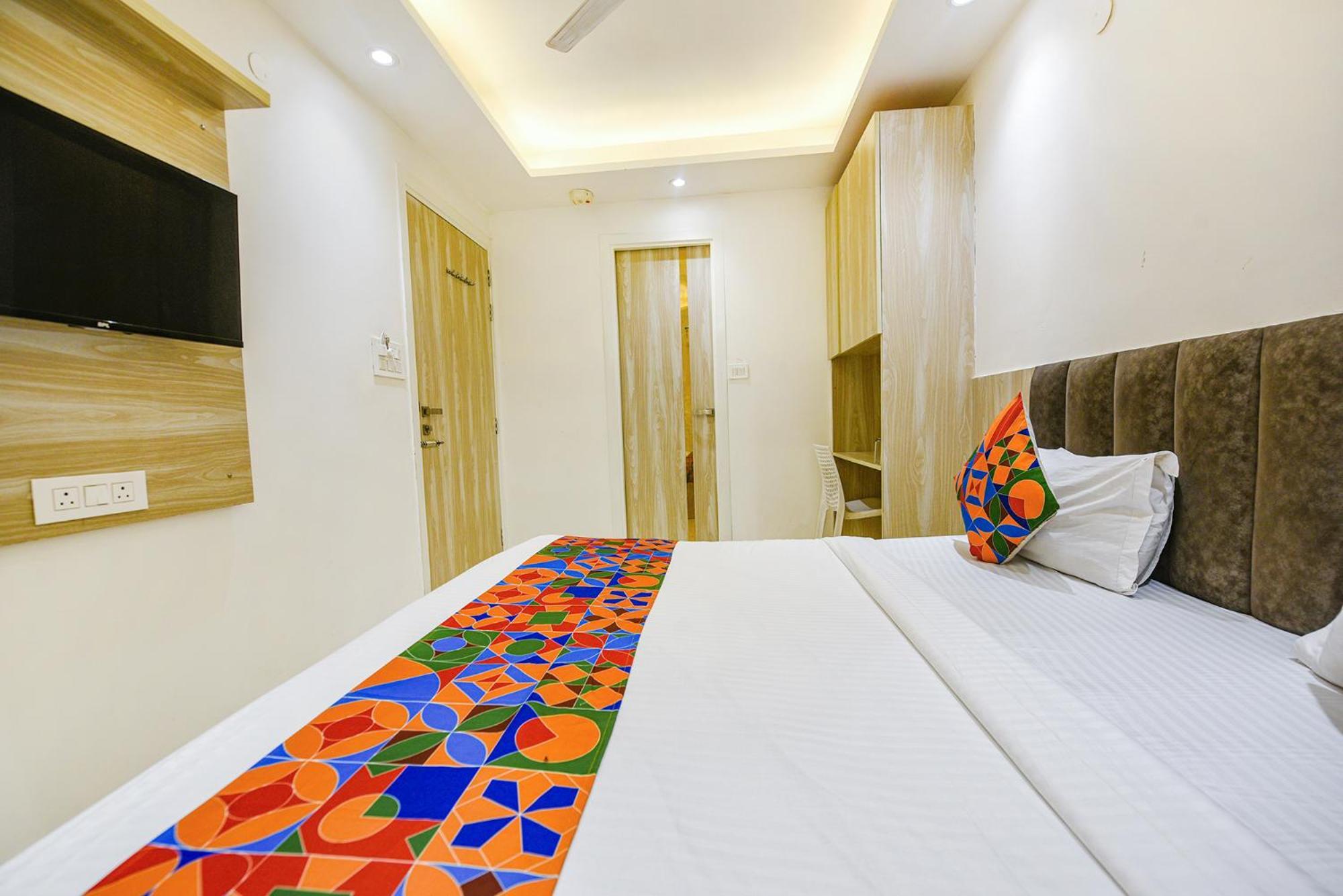 דלהי Fabhotel Luxury Inn Near Adarsh Nagar Metro מראה חיצוני תמונה