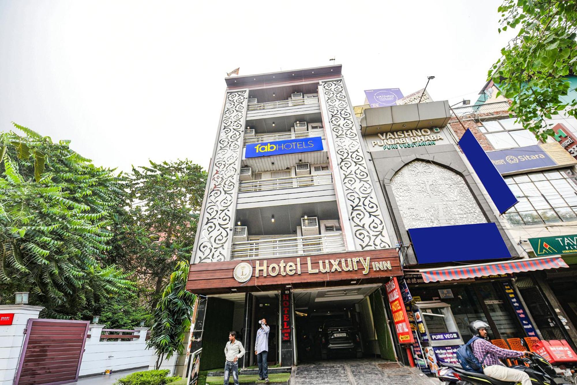 דלהי Fabhotel Luxury Inn Near Adarsh Nagar Metro מראה חיצוני תמונה