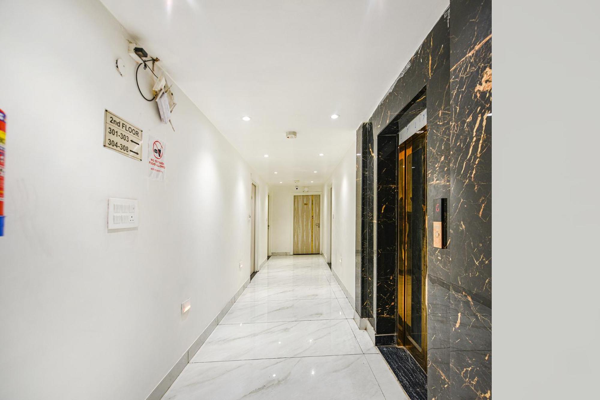 דלהי Fabhotel Luxury Inn Near Adarsh Nagar Metro מראה חיצוני תמונה