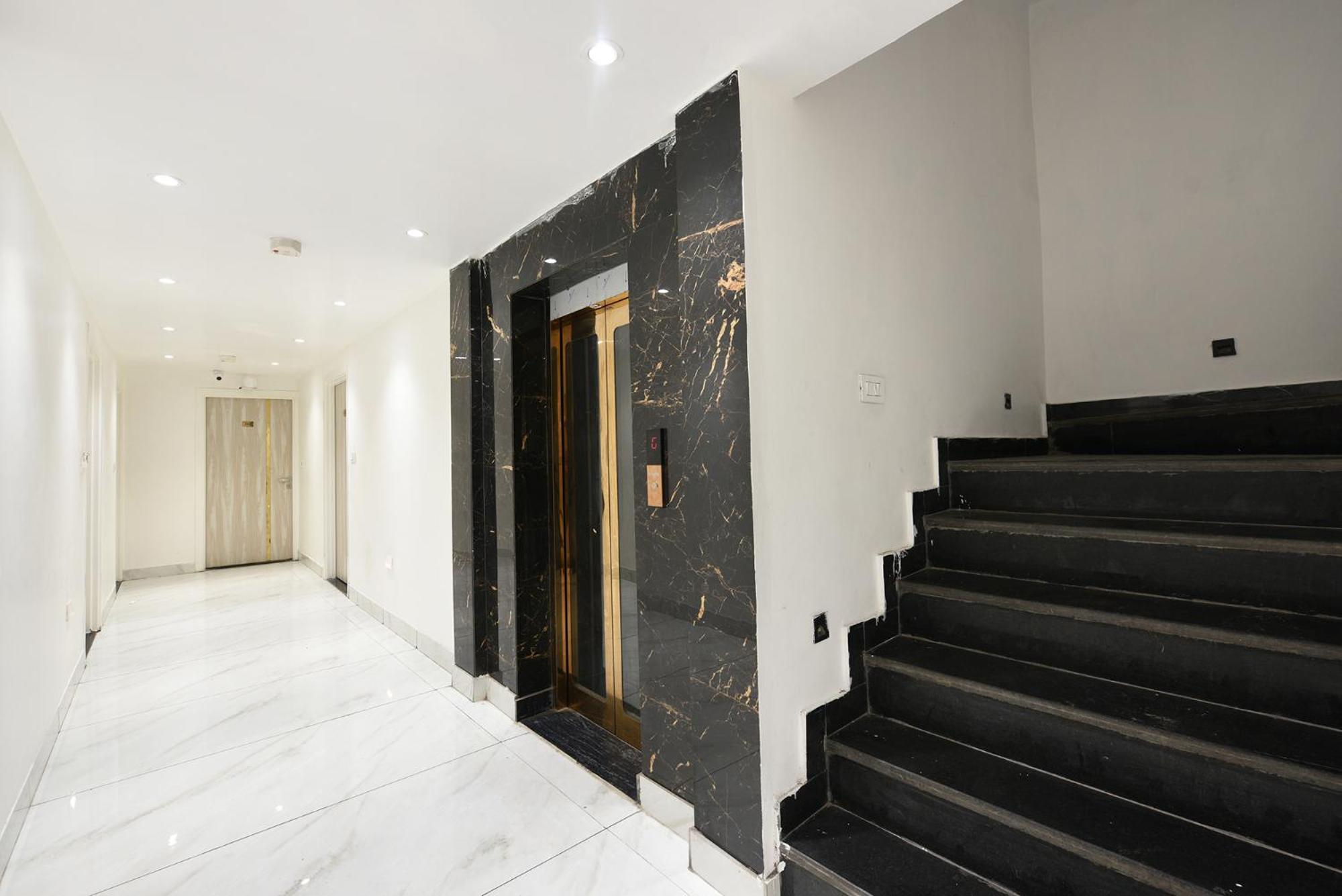 דלהי Fabhotel Luxury Inn Near Adarsh Nagar Metro מראה חיצוני תמונה