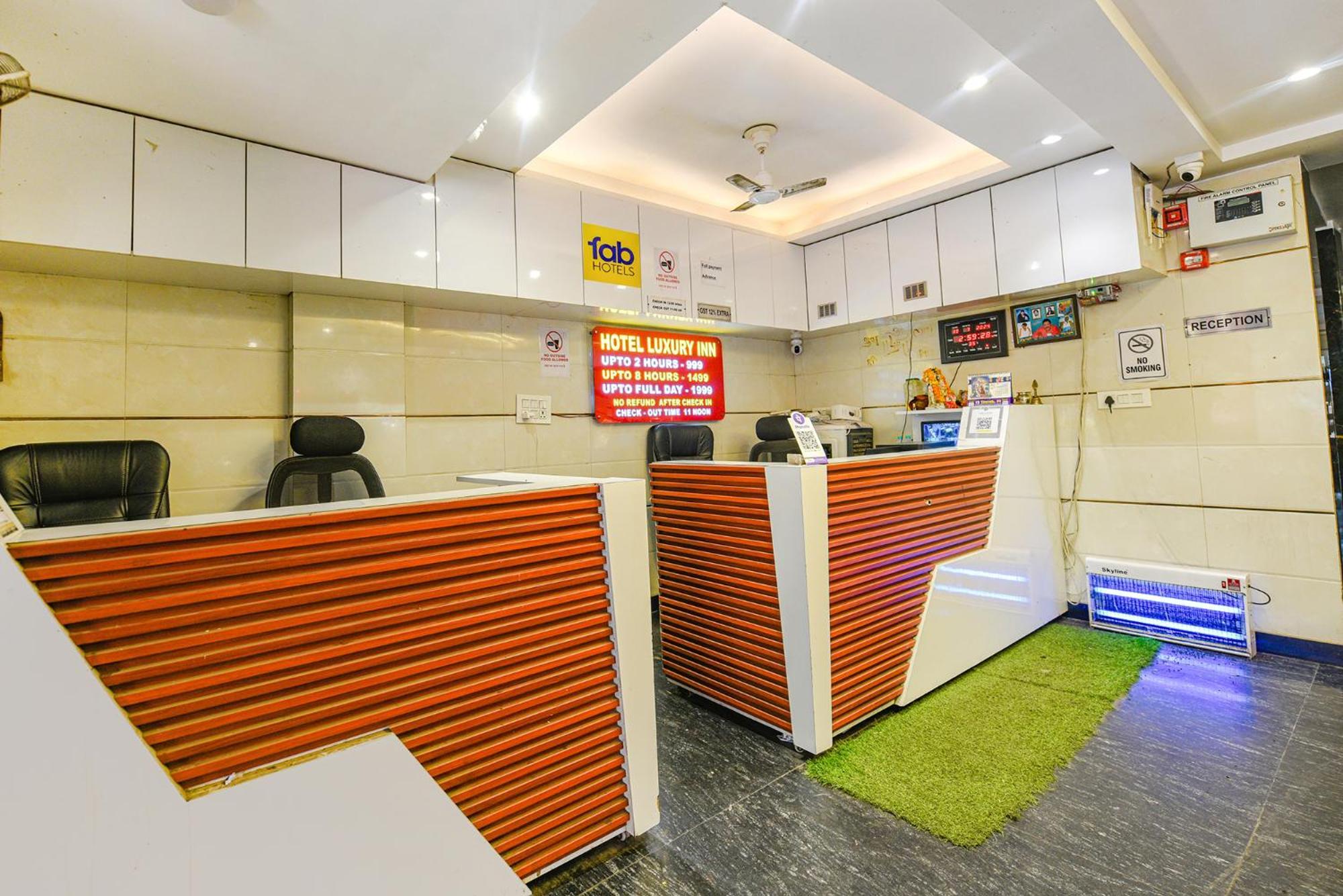 דלהי Fabhotel Luxury Inn Near Adarsh Nagar Metro מראה חיצוני תמונה